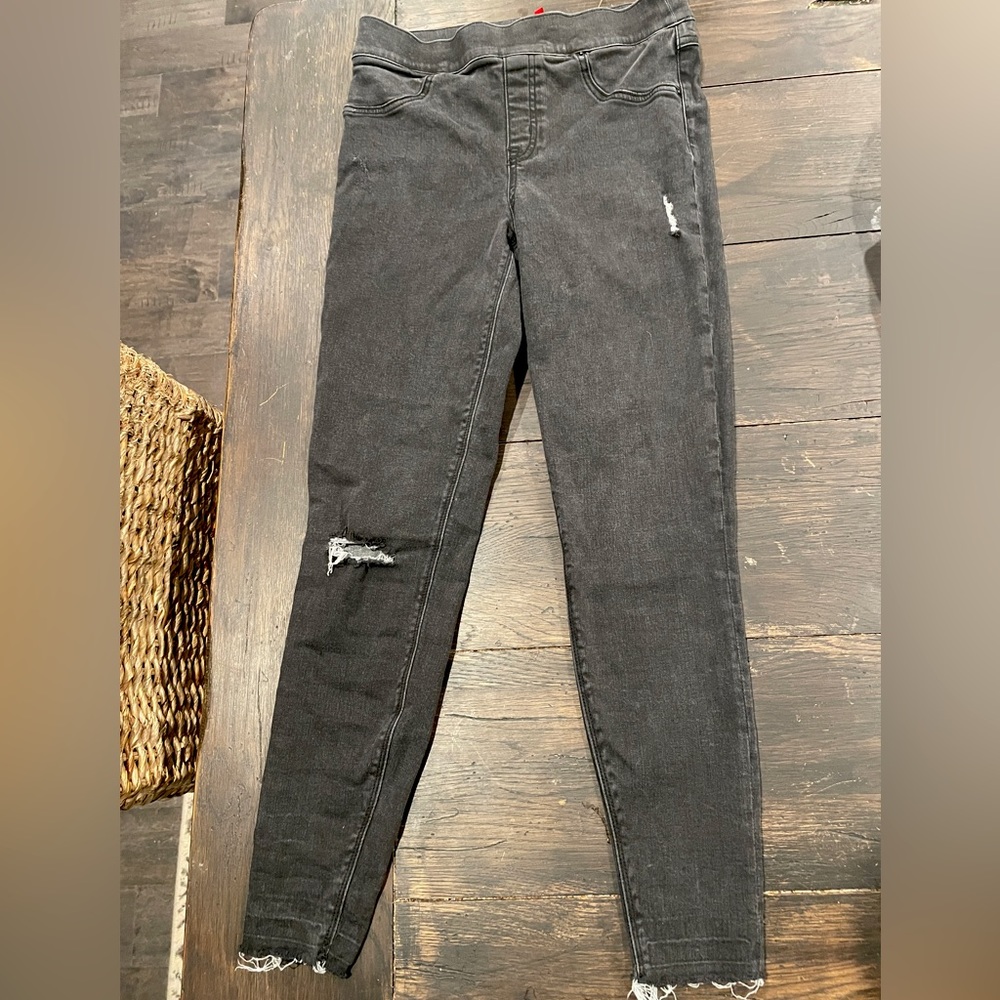 Spanx Vintage Black Distressed High Rise Ankle Jean Leggings #20213R.   Size M